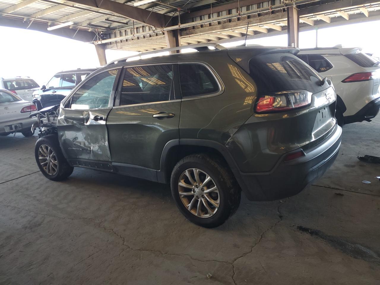 2019 Jeep Cherokee - zdjęcie 2