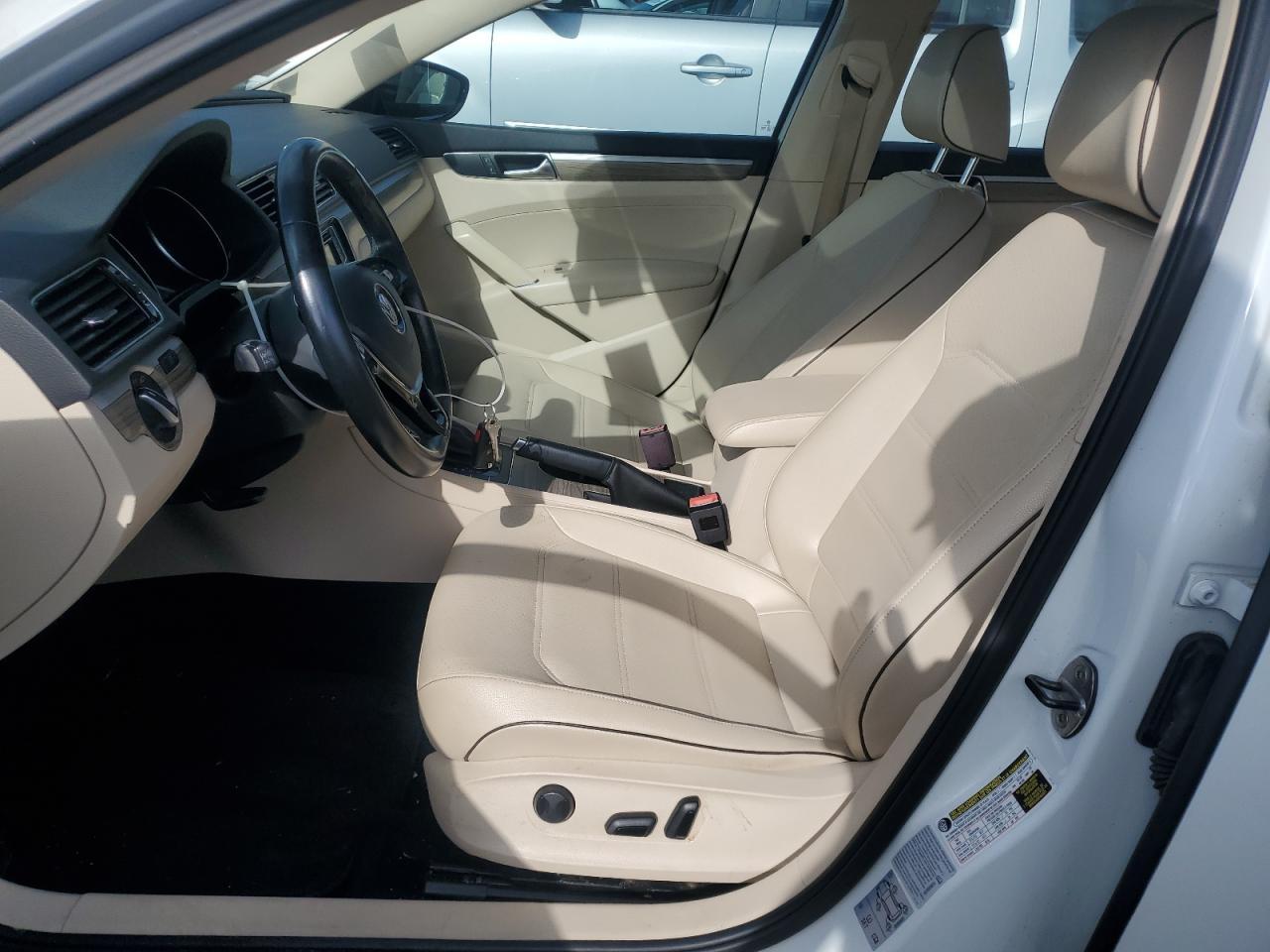 2017 Volkswagen Passat - zdjęcie 7