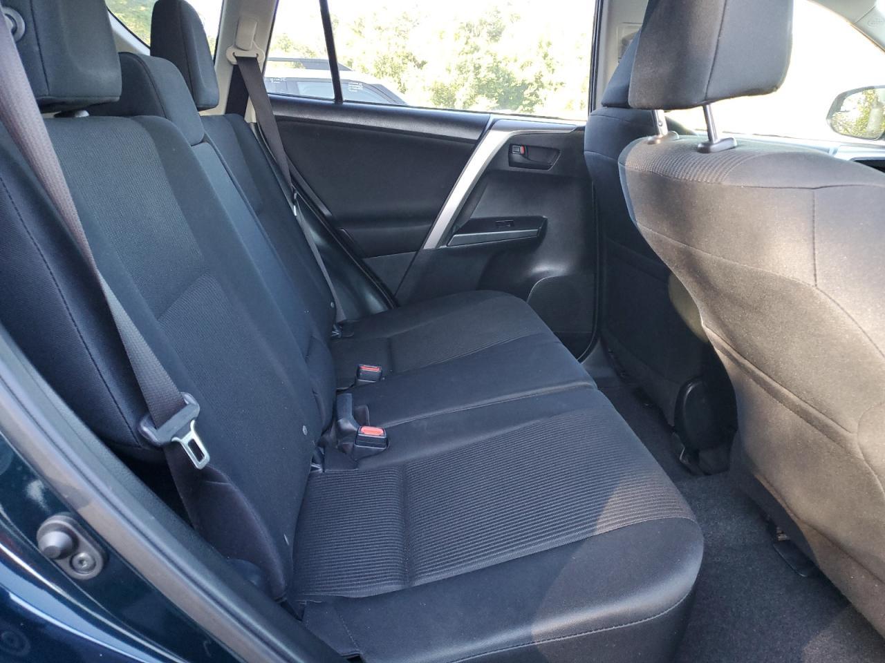2018 Toyota Rav4 Le - zdjęcie 11