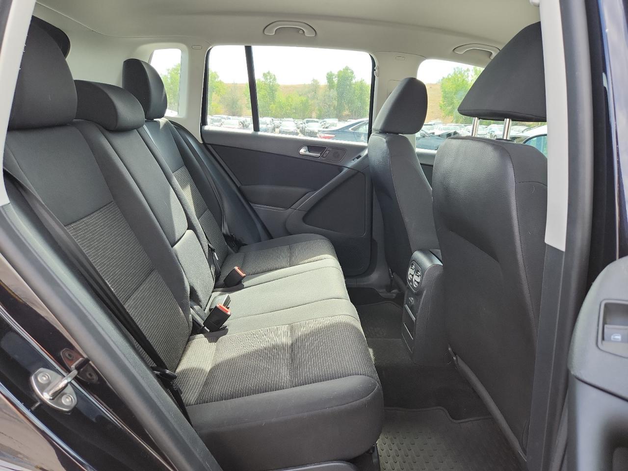 2017 Volkswagen Tiguan S - zdjęcie 11