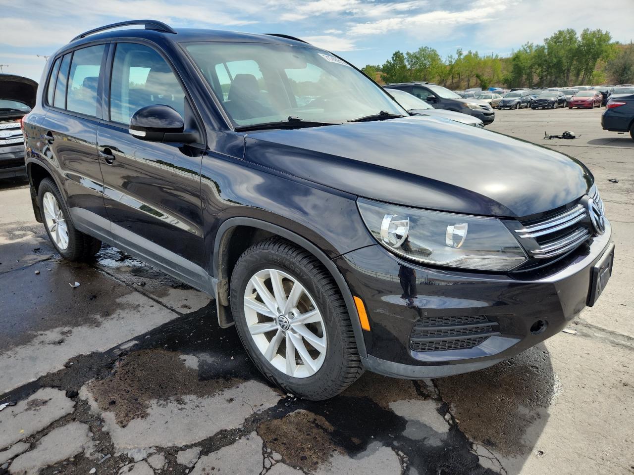2017 Volkswagen Tiguan S - zdjęcie 4