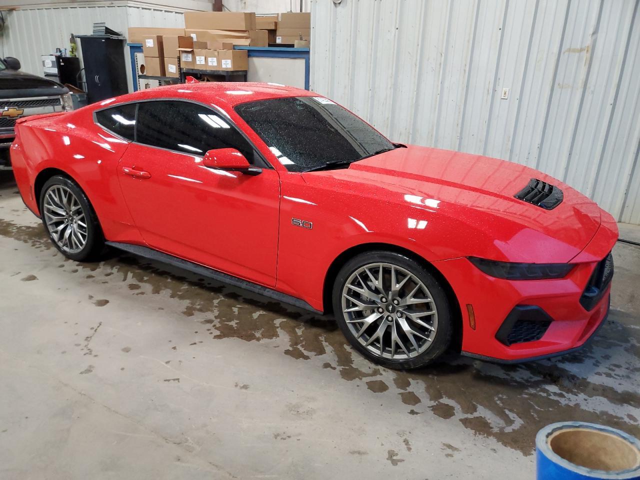 Ford Mustang - zdjęcie 4