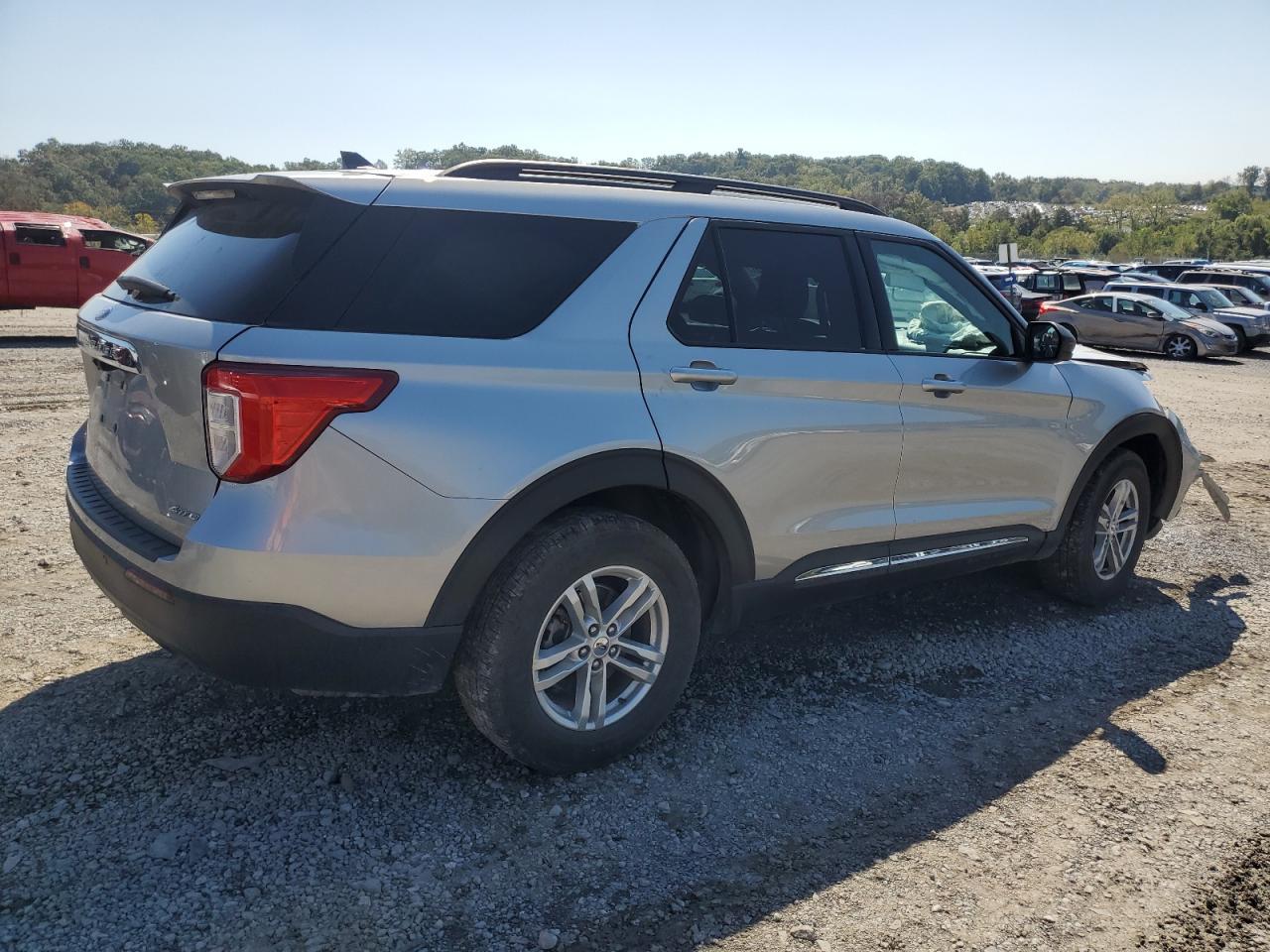 2021 Ford Explorer - zdjęcie 3