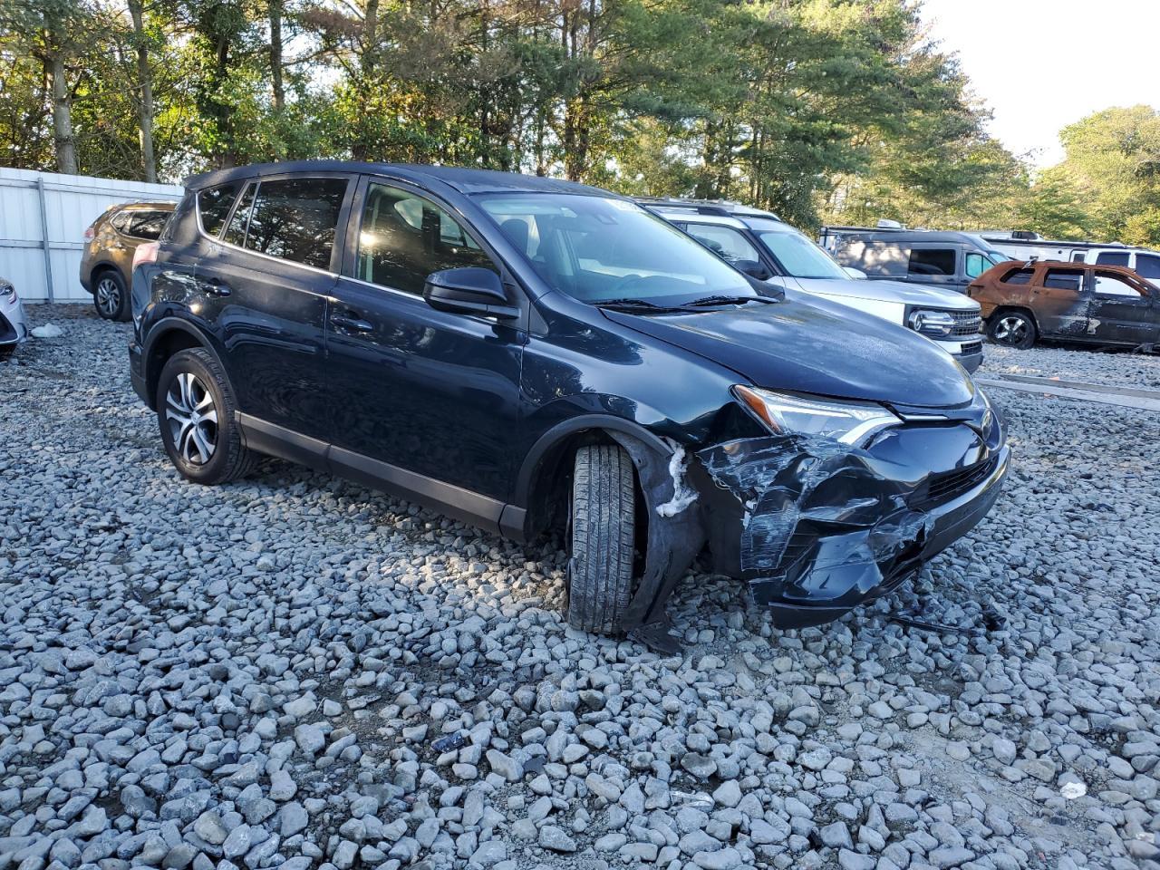 2018 Toyota Rav4 Le - zdjęcie 4