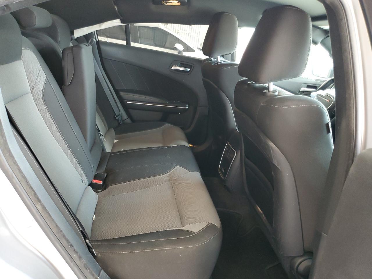 2016 Dodge Charger Sxt - zdjęcie 10