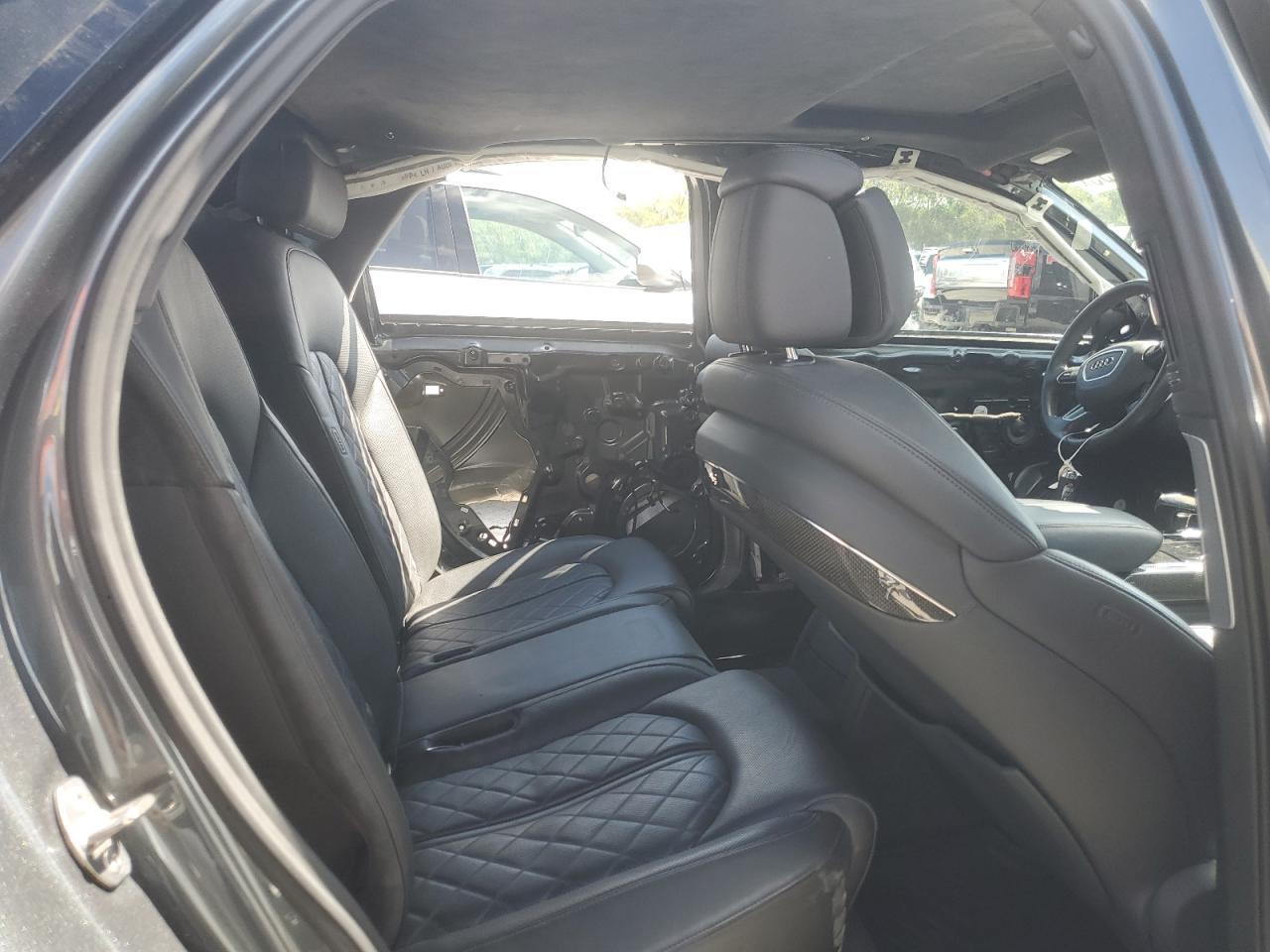 2014 Audi S8 Quattro - zdjęcie 10