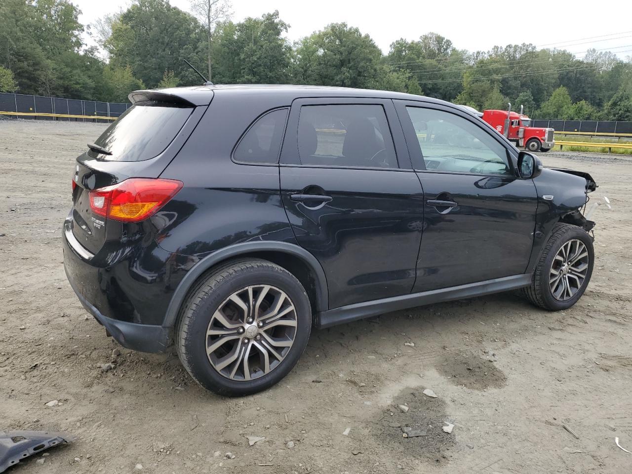 2016 Mitsubishi Outlander - zdjęcie 3