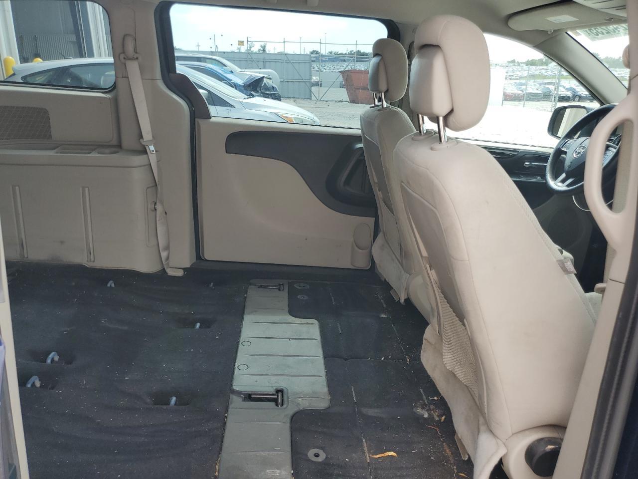 2016 Dodge Caravan - zdjęcie 11