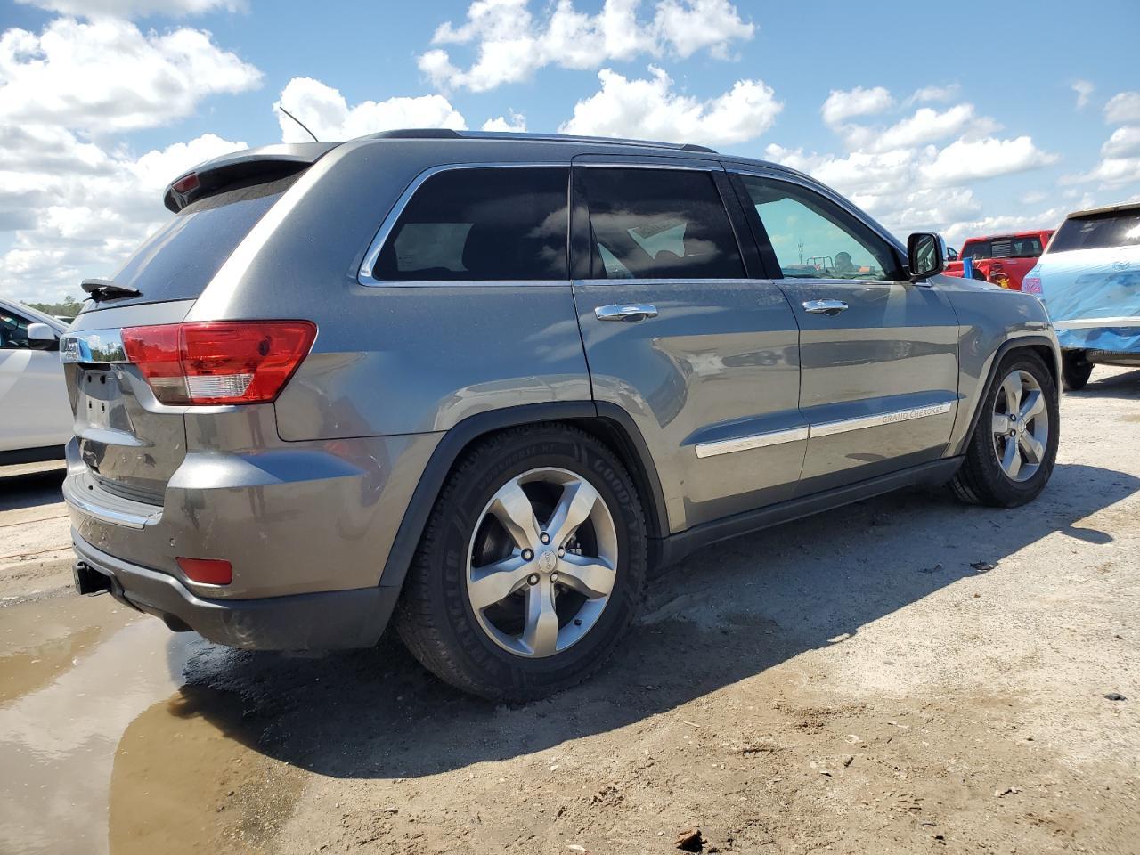 2013 Jeep Grand Cherokee Overland - zdjęcie 3