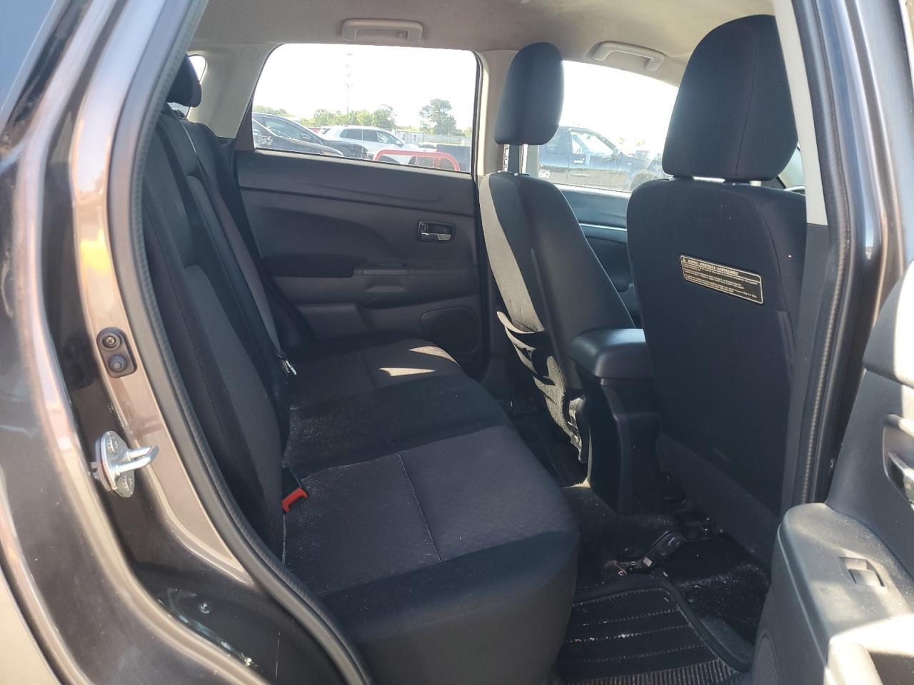 2017 Mitsubishi Outlander Sport Es - zdjęcie 11
