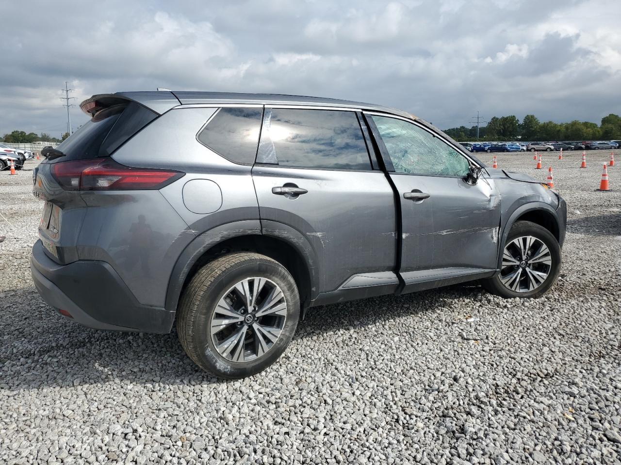 2021 Nissan Rogue - zdjęcie 3