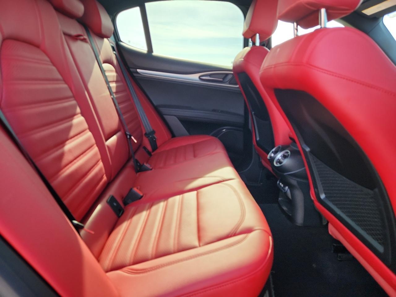 2024 Alfa Romeo Stelvio Ti - zdjęcie 10
