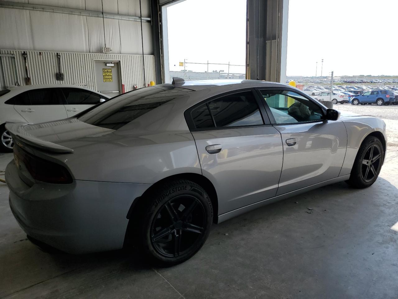 2016 Dodge Charger Sxt - zdjęcie 3