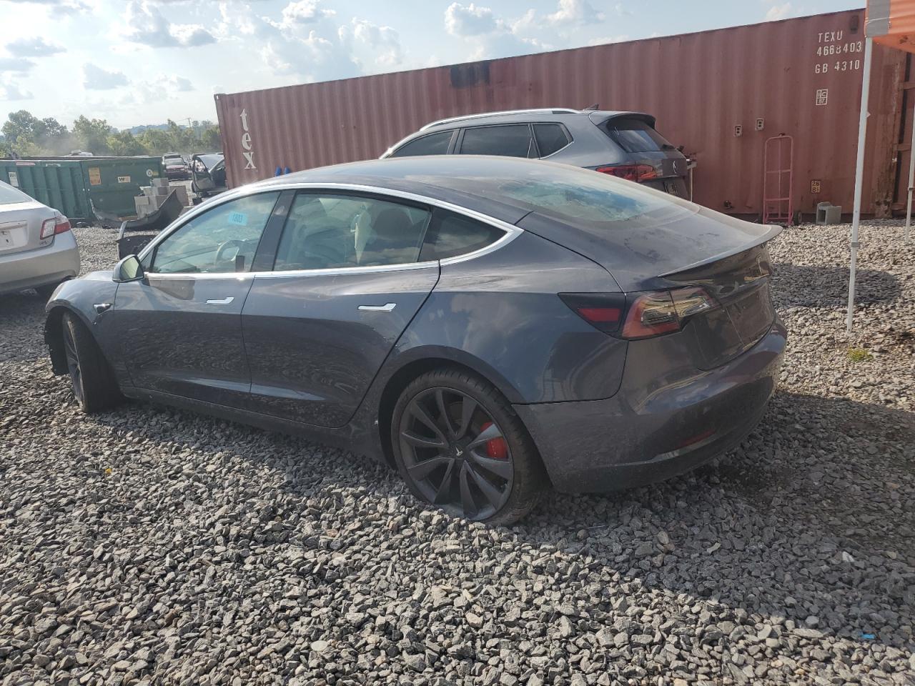 2020 Tesla Model 3 - zdjęcie 2