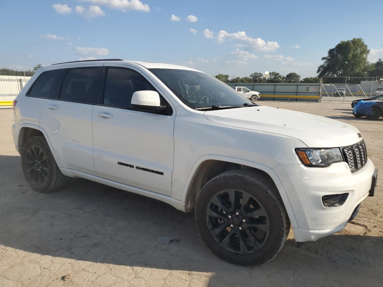 2020 Jeep Grand Cherokee Laredo - zdjęcie 4