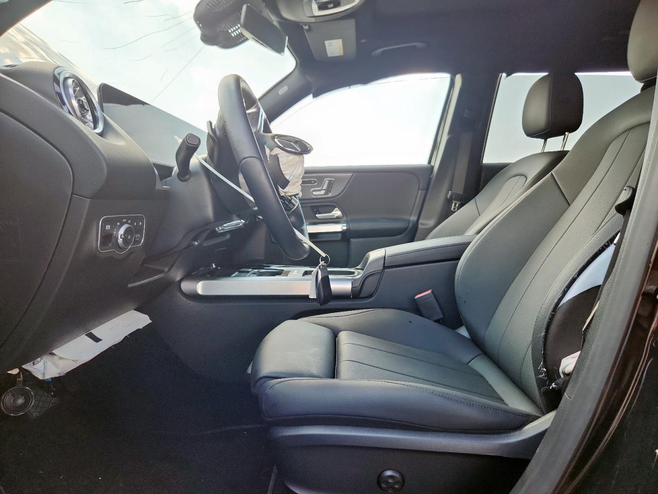 2024 Mercedes-Benz GLB - zdjęcie 7