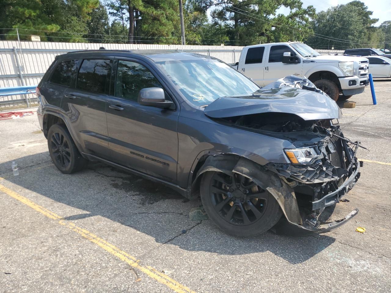 2017 Jeep Grand Cherokee Laredo - zdjęcie 4