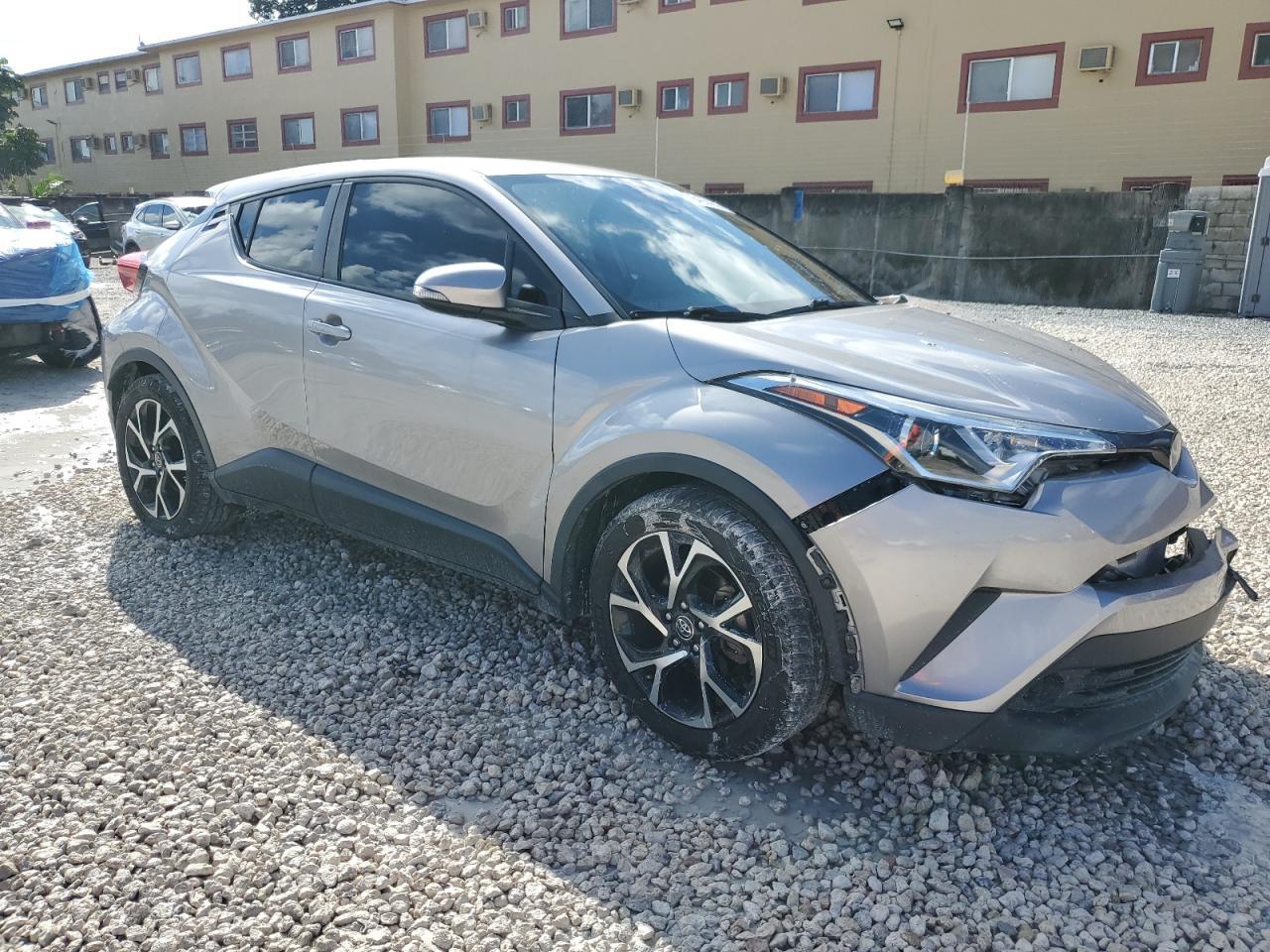 2019 Toyota C-Hr Xle - zdjęcie 4