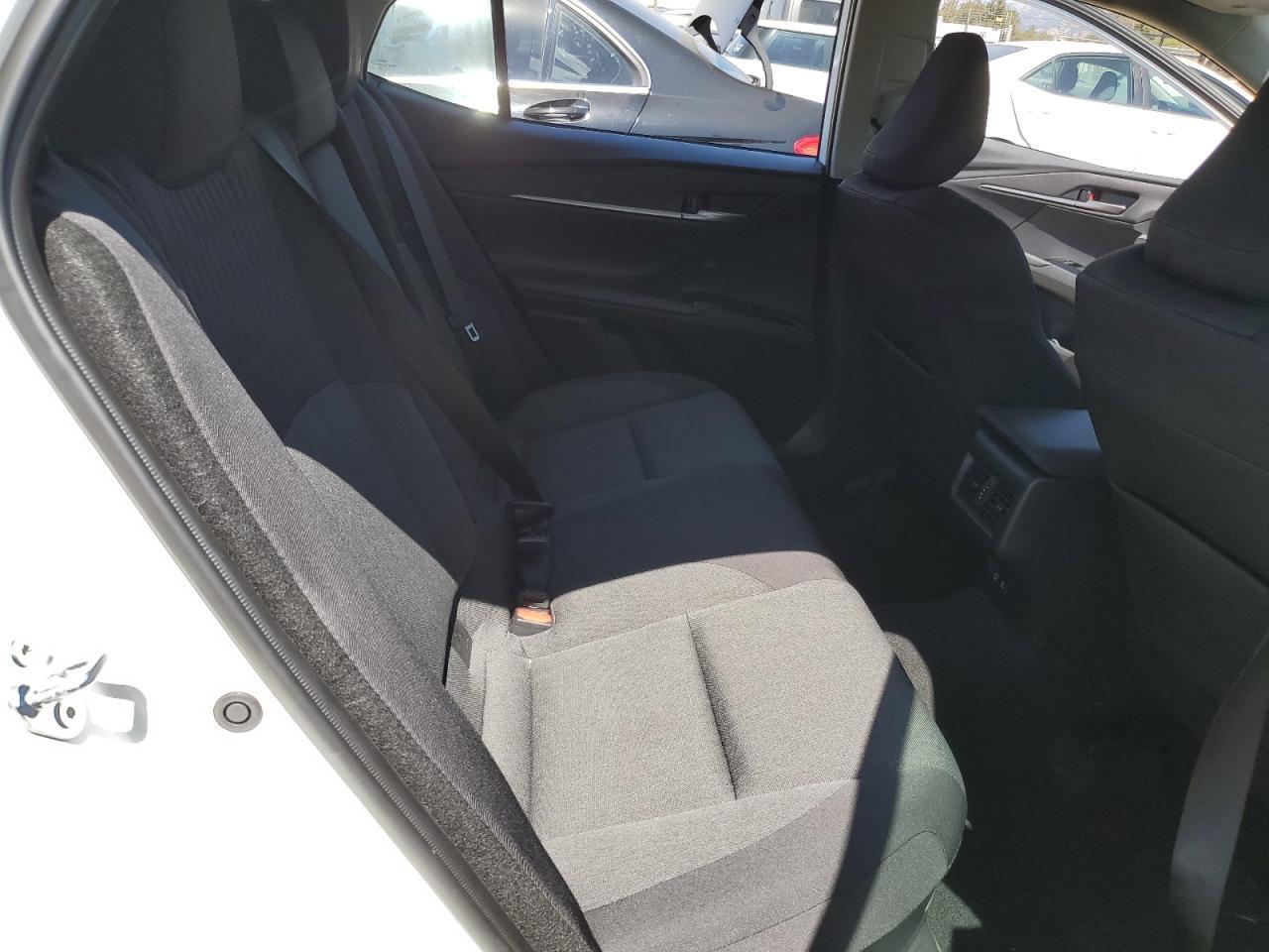 2025 Toyota Camry - zdjęcie 10