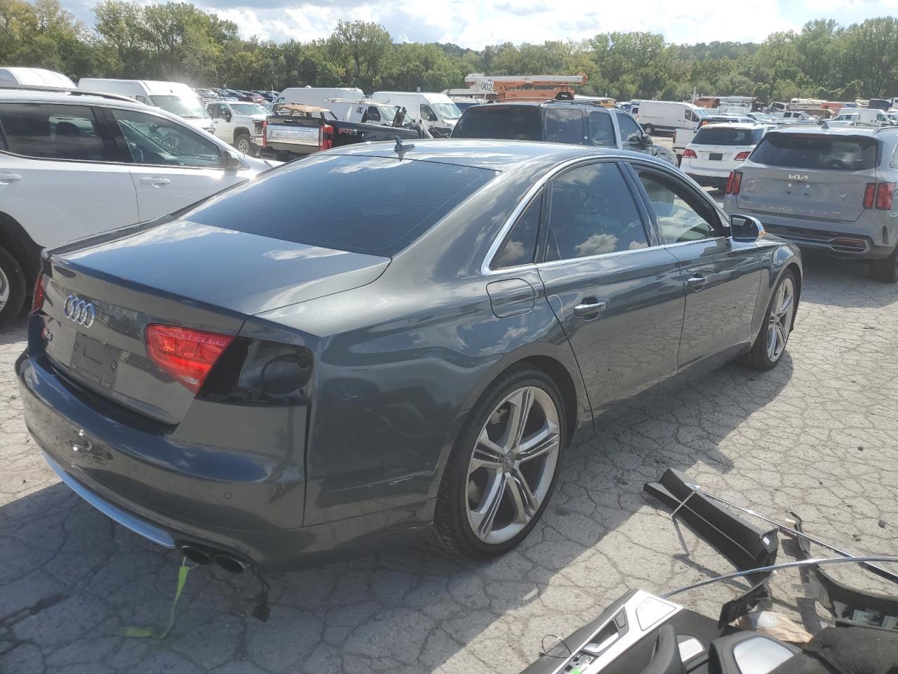 2014 Audi S8 Quattro - zdjęcie 3