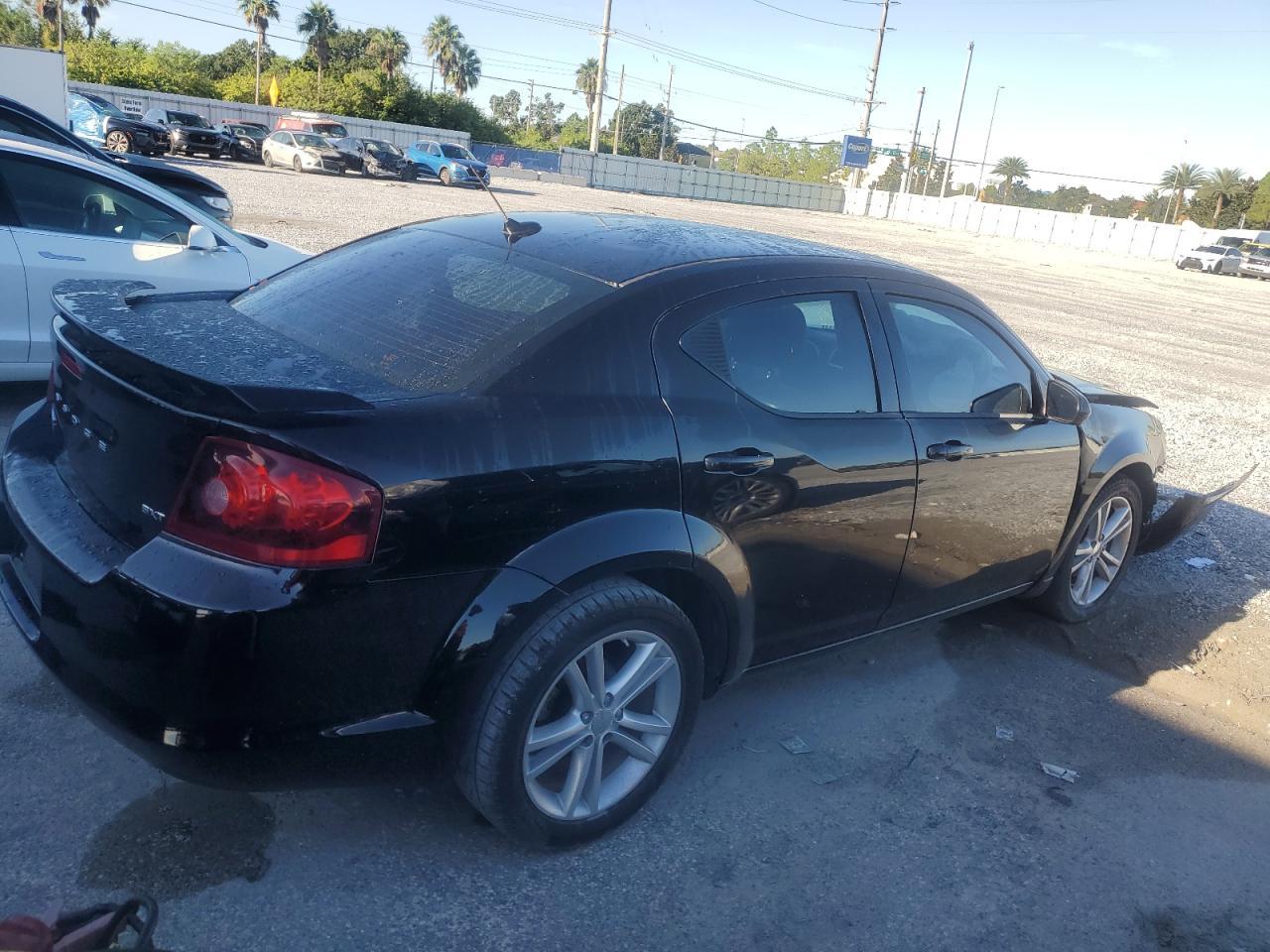 2013 Dodge Avenger - zdjęcie 3