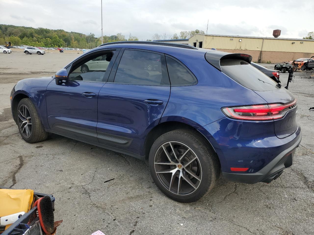 2022 Porsche Macan - zdjęcie 2