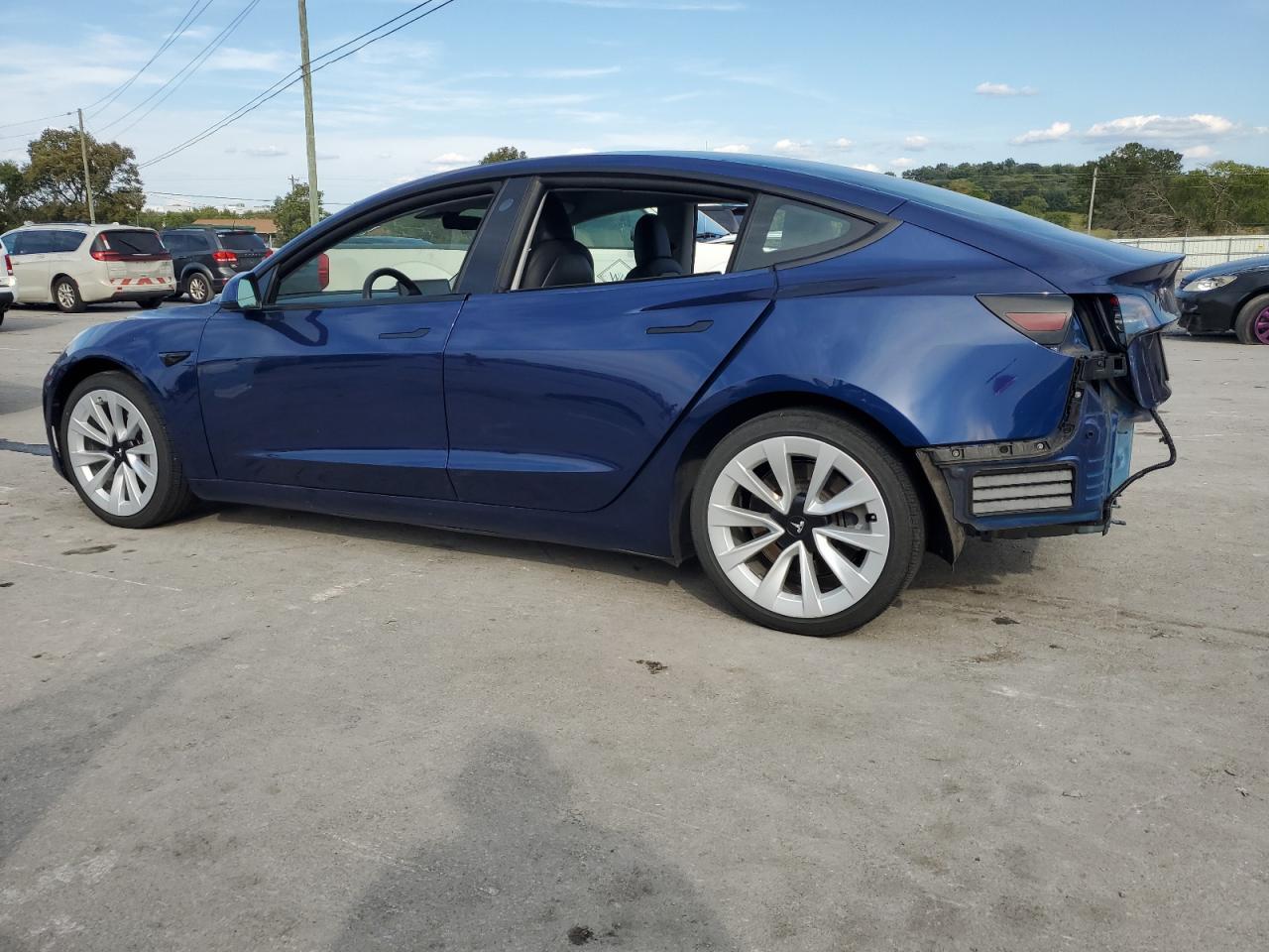 2021 Tesla Model 3 - zdjęcie 2