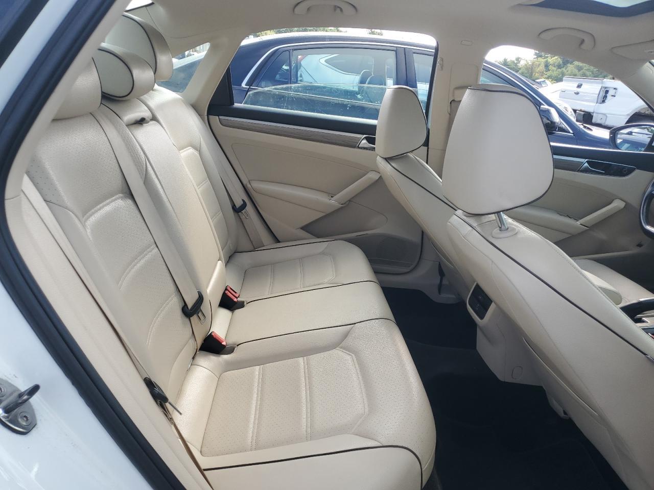 2017 Volkswagen Passat - zdjęcie 10