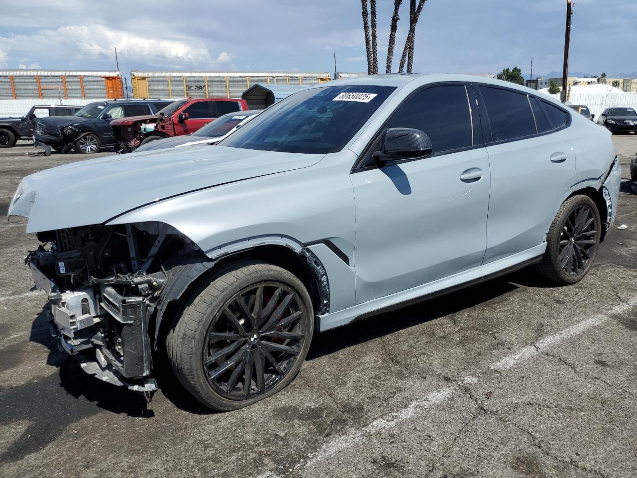 2025 BMW X6 M60I - zdjęcie główne