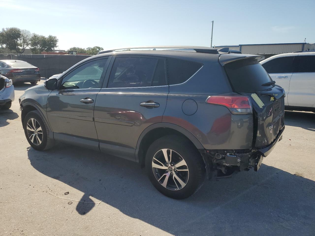 2018 Toyota Rav4 Adventure - zdjęcie 2