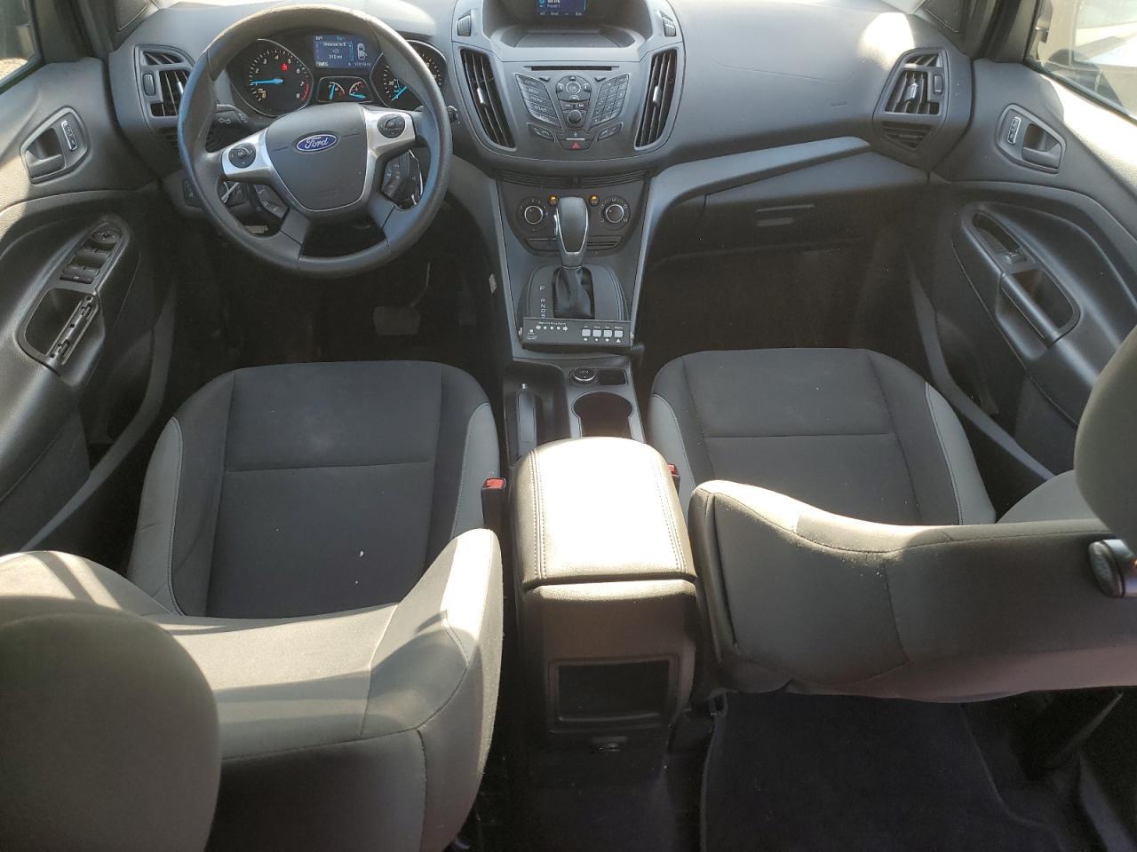 2014 Ford Escape S - zdjęcie 8