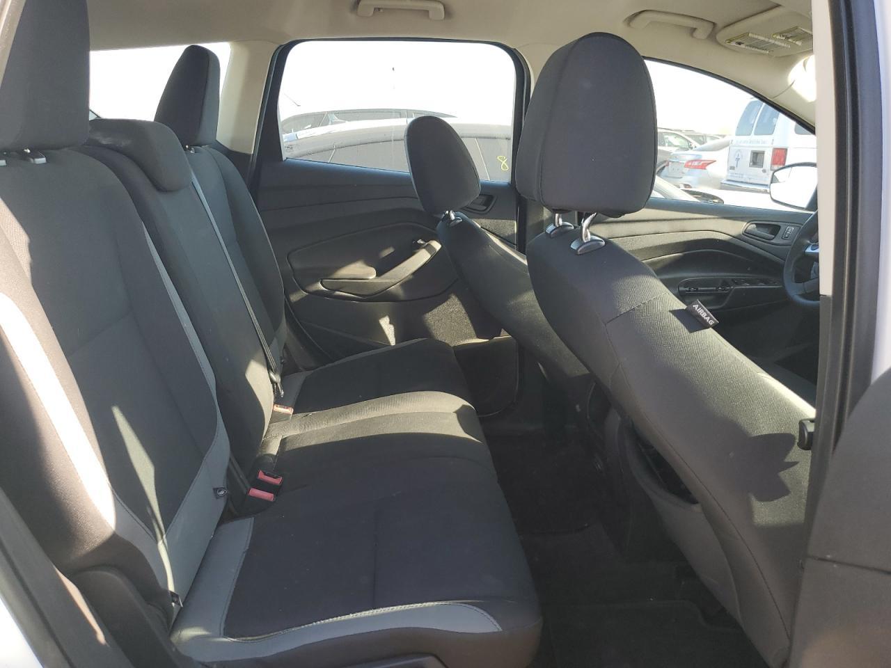 2014 Ford Escape S - zdjęcie 10