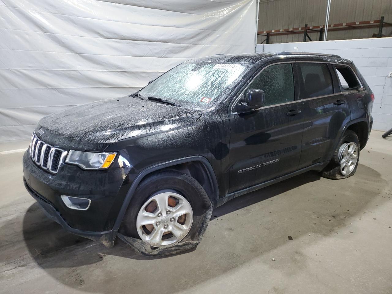 2017 Jeep Grand Cherokee Laredo - zdjęcie główne