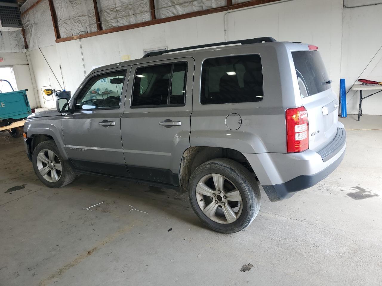 2015 Jeep Patriot Latitude - zdjęcie 2