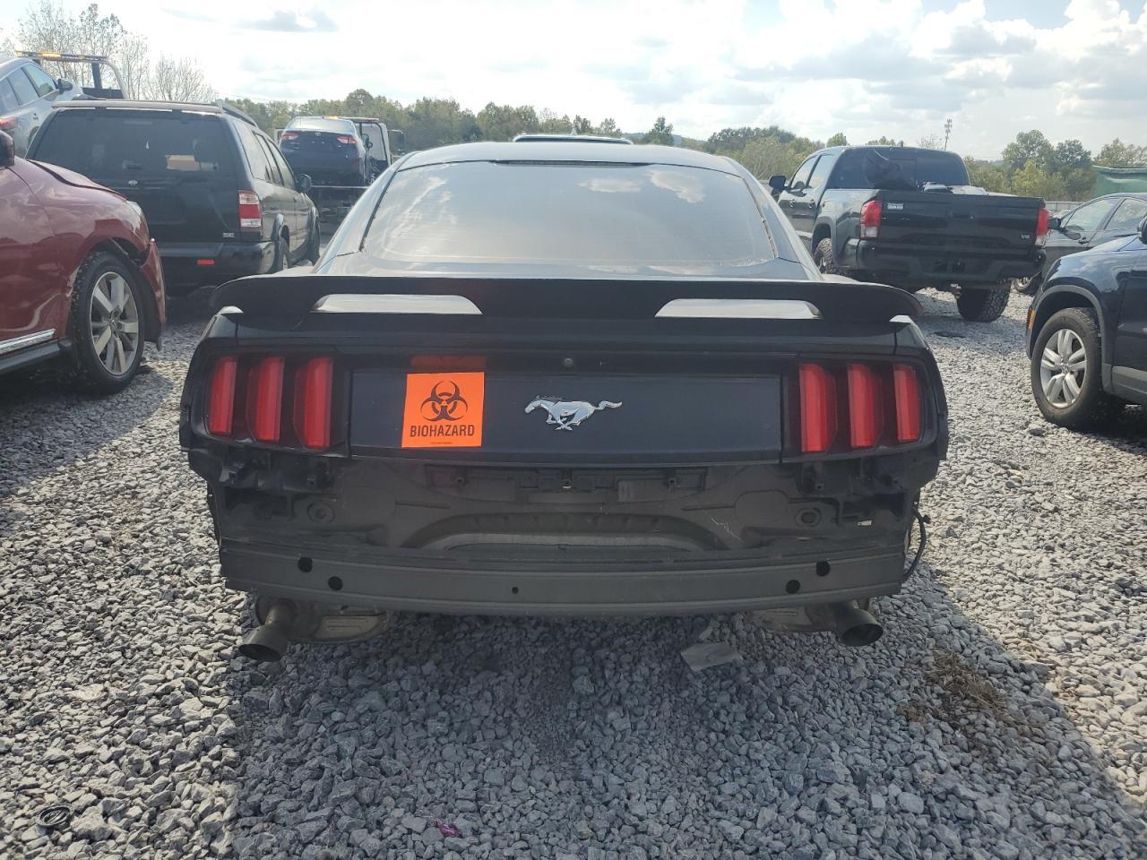 2017 Ford Mustang - zdjęcie 6