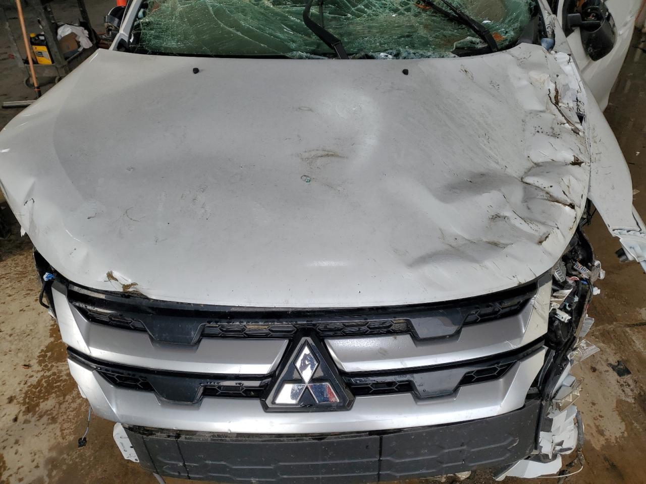 2023 Mitsubishi Outlander - zdjęcie 12