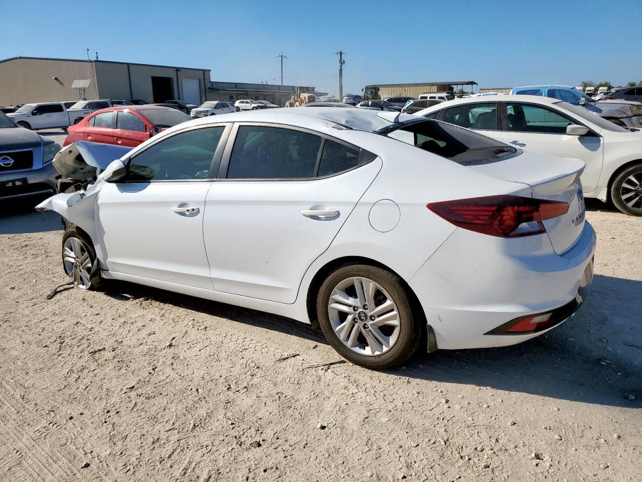 2020 Hyundai Elantra Sel - zdjęcie 2