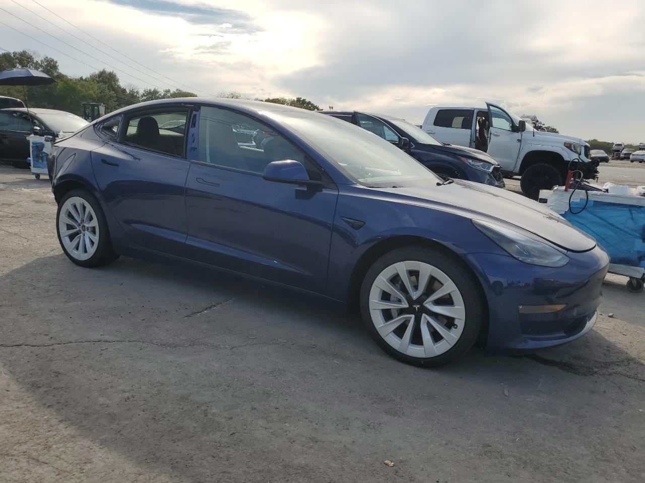 2021 Tesla Model 3 - zdjęcie 4