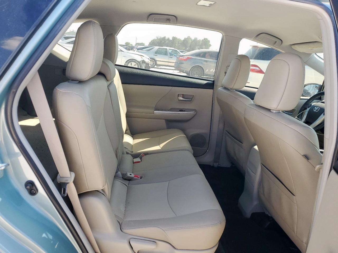 2013 Toyota Prius V - zdjęcie 10