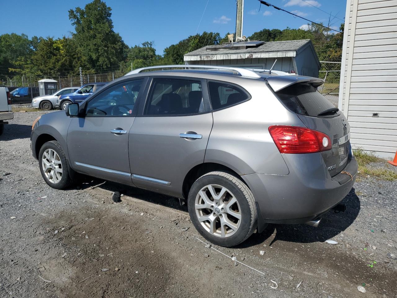 2013 Nissan Rogue S - zdjęcie 2