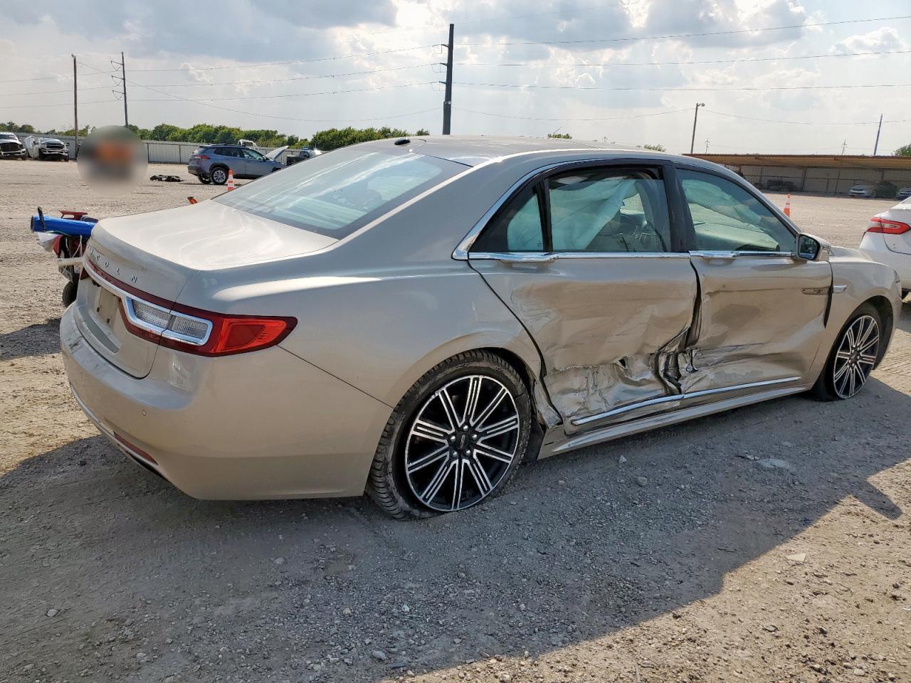 2017 Lincoln Continental Reserve - zdjęcie 3
