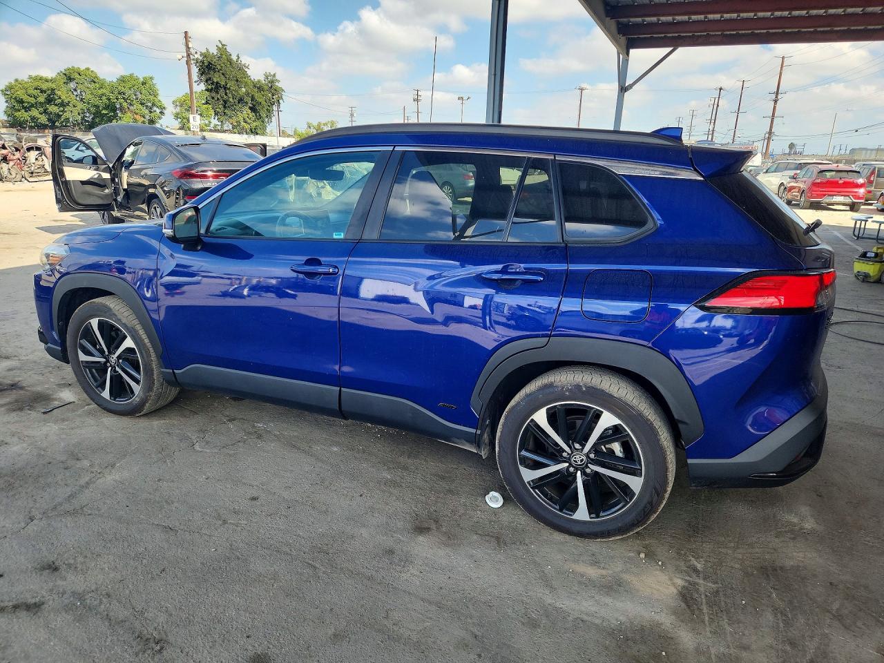 2023 Toyota Corolla Cross Hybrid Xse - zdjęcie 2
