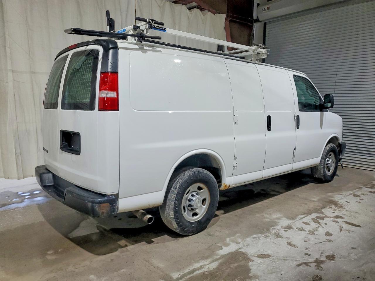 2020 Chevrolet Express G2500 - zdjęcie 3
