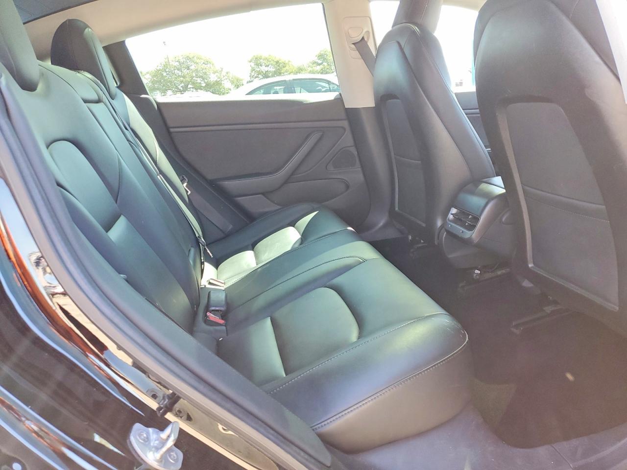 2019 Tesla Model 3 - zdjęcie 10
