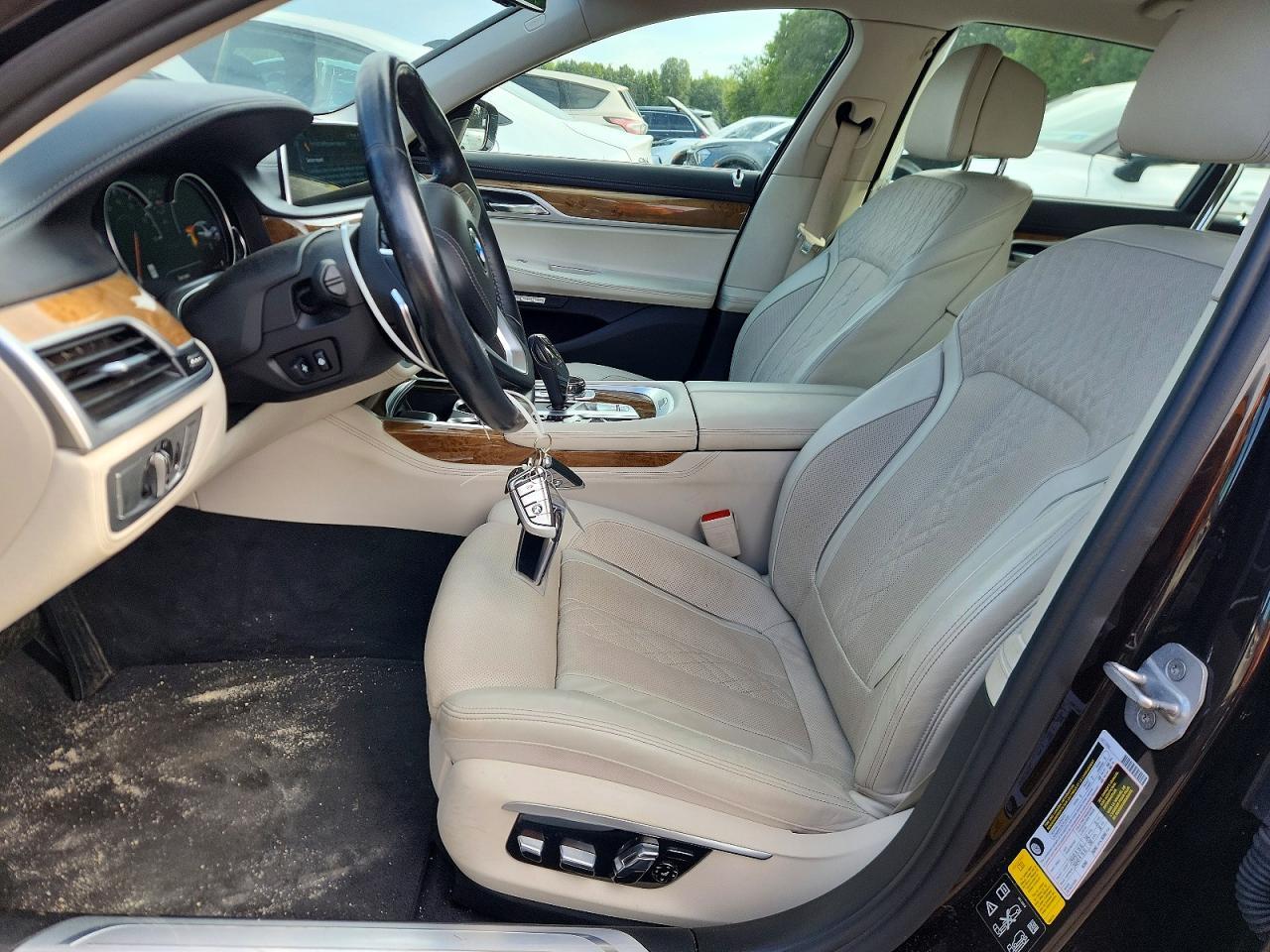2017 BMW Seria 7 B7 - zdjęcie 7
