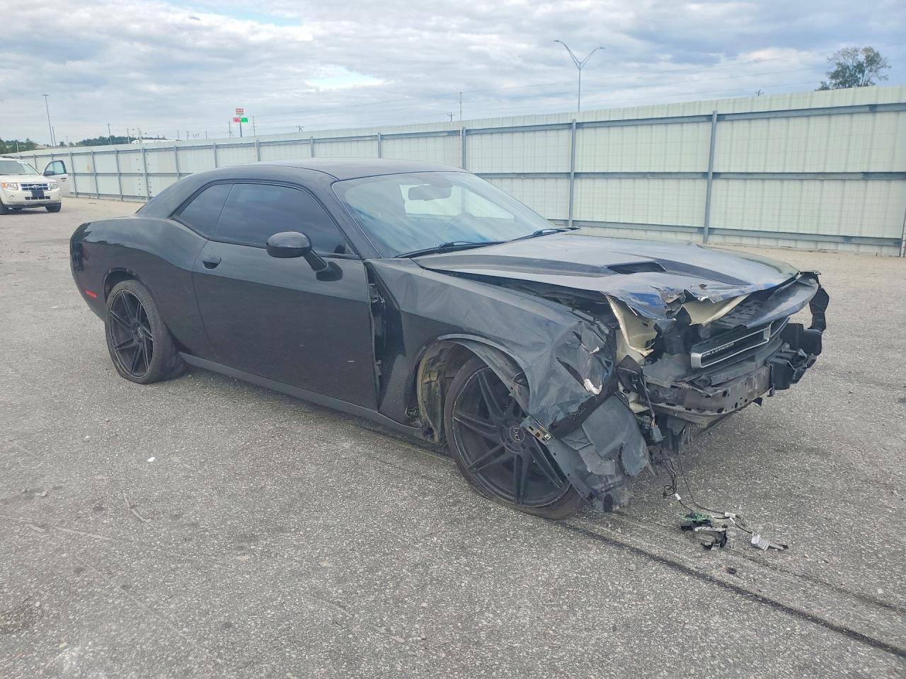 2015 Dodge Challenger Sxt - zdjęcie 4