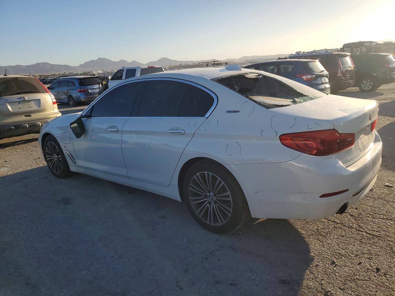 2018 BMW 530E - zdjęcie 2
