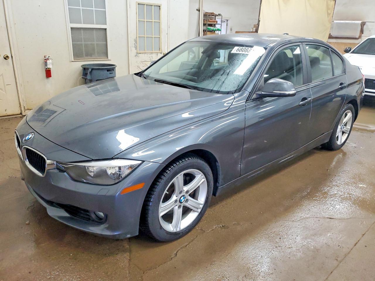 2014 BMW Seria 3 328i - zdjęcie główne