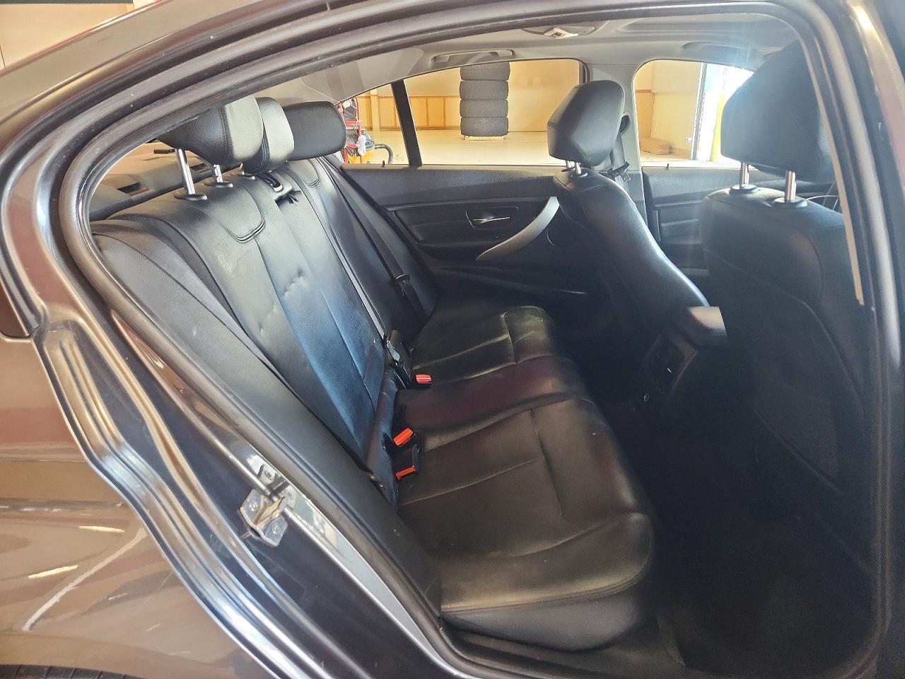 2013 BMW Seria 3 328i - zdjęcie 10