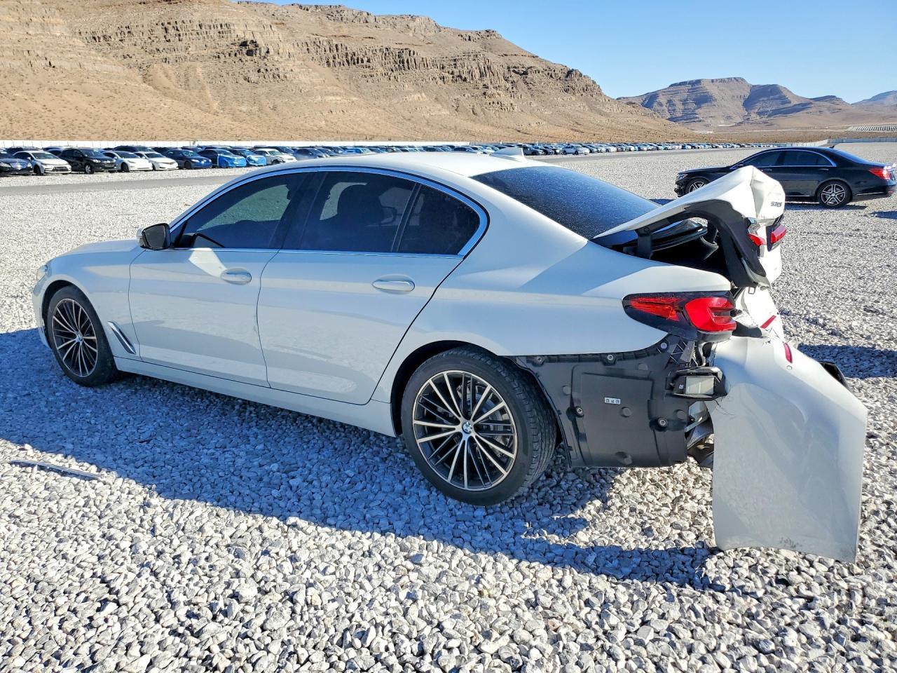 2021 BMW 530 I - zdjęcie 2